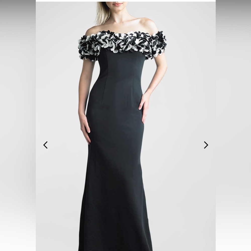 NWT Basix Off Shoulder Two Tone Petal Gown